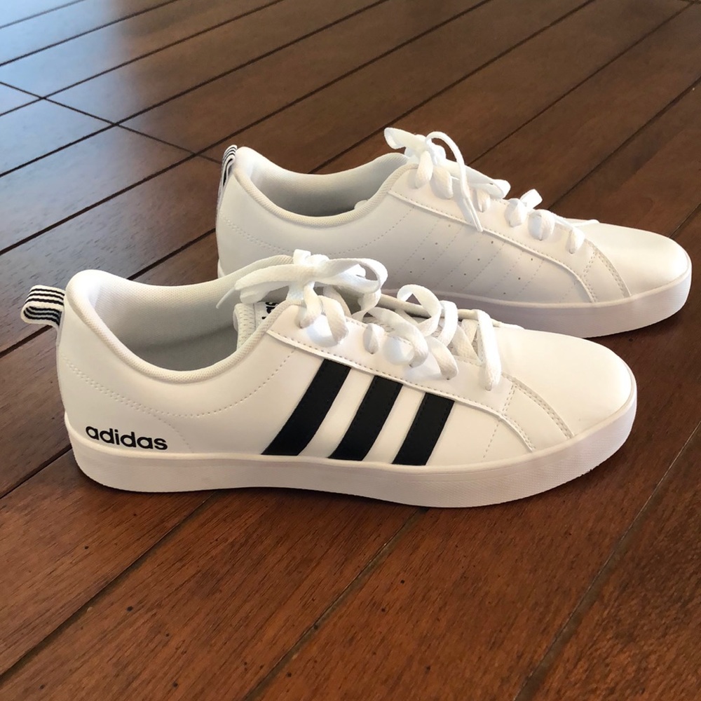 Brand New Women’s Adidas shoes size 10